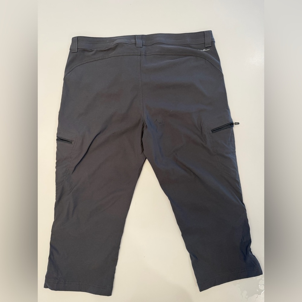 Eddie Bauer Women's Gray Capris Size 12 great
Condition!!! - Picture 3 of 3